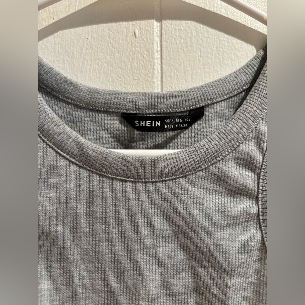 Shein Solid Ribbed Crop Tank Top - Picture 4 of 5